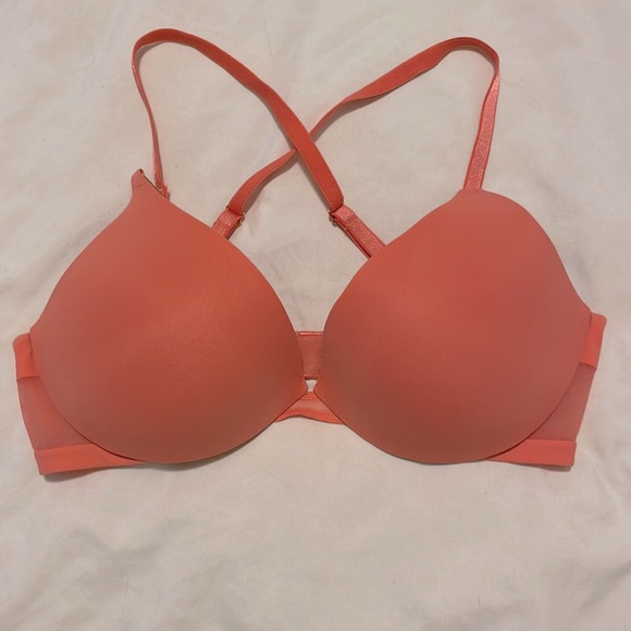 Victoria’s Secret Bra - Picture 2 of 4